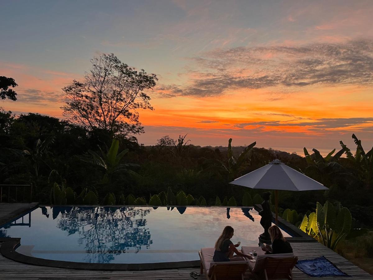 Sunset Hill Lembongan 호텔 외부 사진